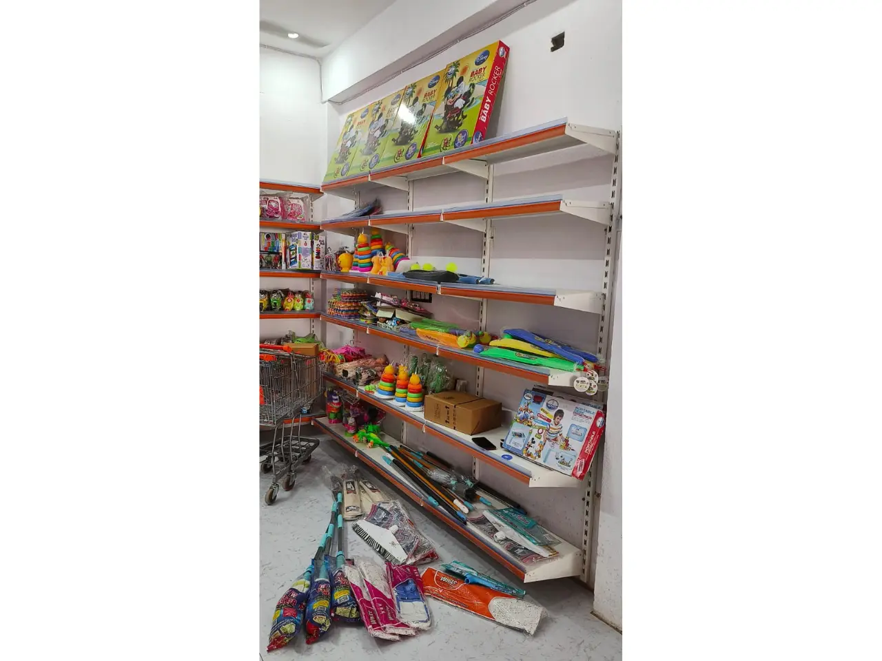 847769622_supermarket racks (1).webp